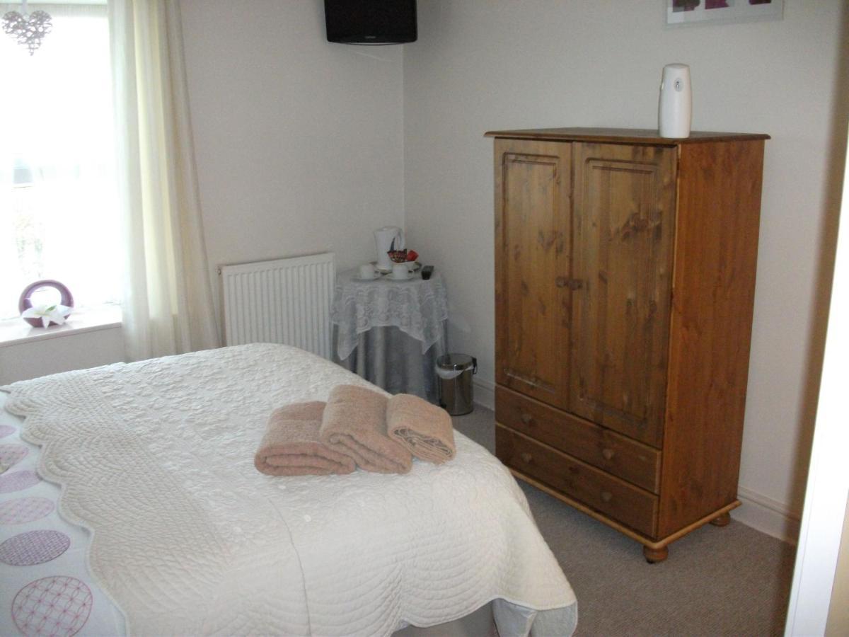 Valentino'S Hotel Filey Room photo