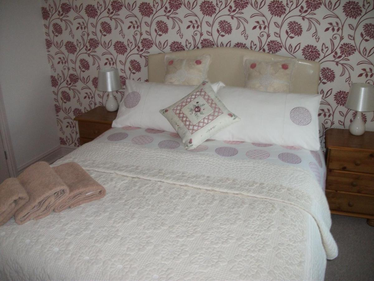 Valentino'S Hotel Filey Room photo